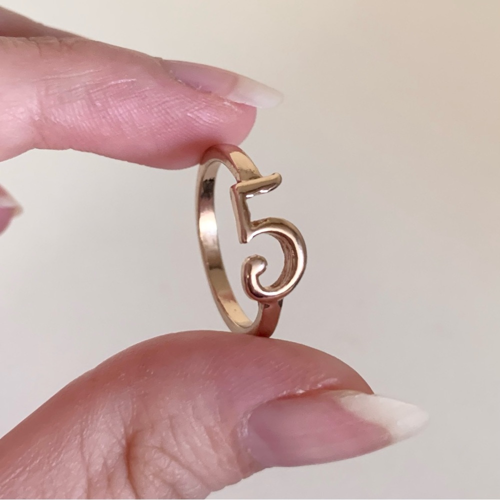 Number 5 ring